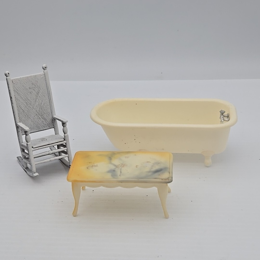 dollhouse furniture lot 1:12 Bath Tub, Rocking Chair, And Table